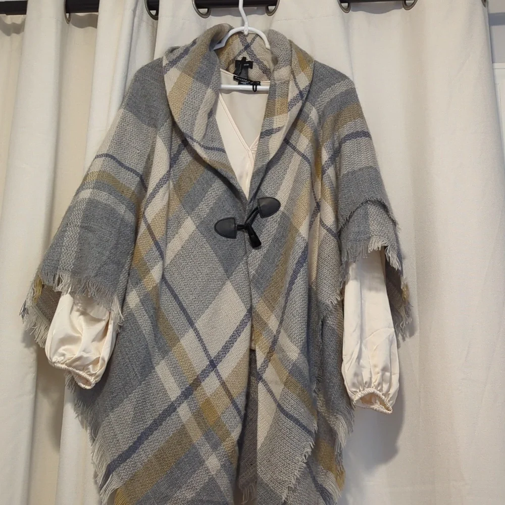 Modena Wrap - Picture 6 of 7